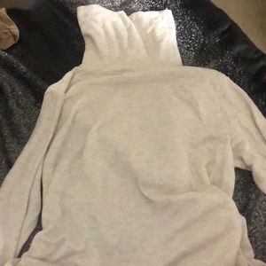 Turtle neck cropped sweater